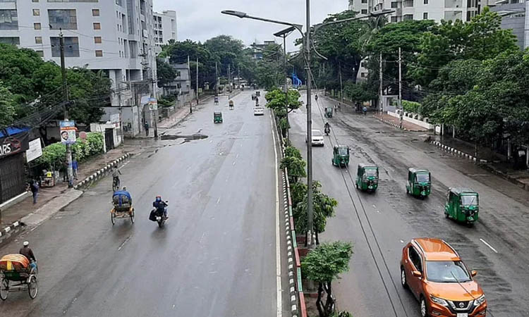 সকালের বৃষ্টিতেও ঢাকার বাতাসে মান ফেরেনি