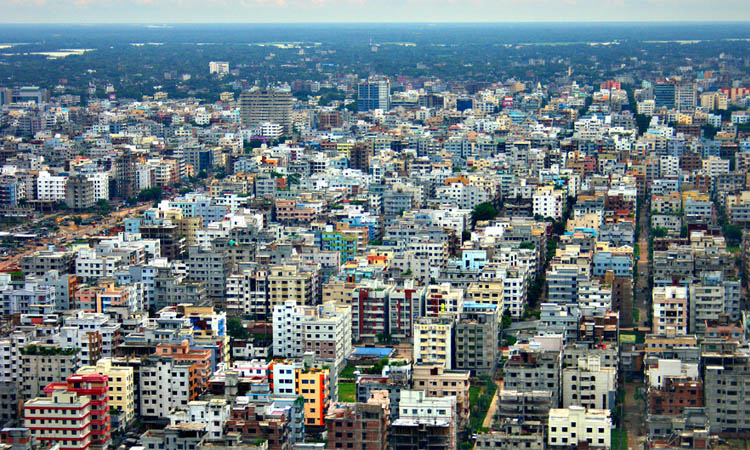 বায়ুদূষণে ১২০ শহরের মধ্যে শীর্ষ দশে ঢাকা