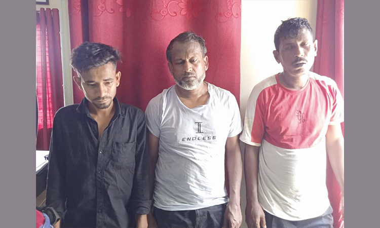 কুষ্টিয়ায় ব্যাংক থেকে ভুয়া ভাউচারে টাকা উত্তোলনকালে ৩ প্রতারক আটক