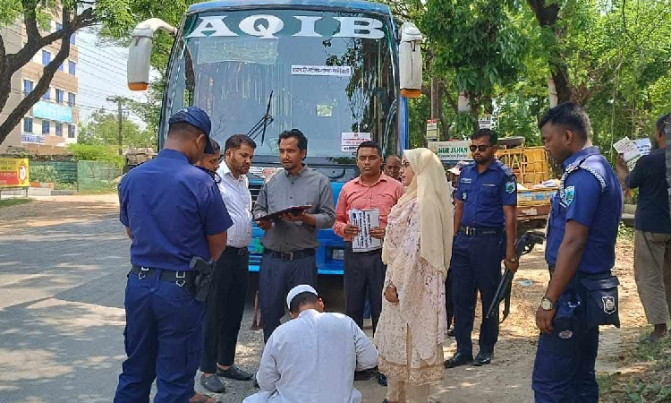 পাবনায় পরিবেশ অধিদপ্তরের অভিযানে হাইড্রোলিক হর্ন জব্দ