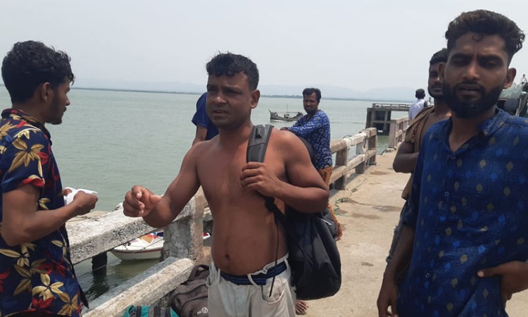 টেকনাফে স্পিডবোট ডুবি, শিশুসহ ১৯ যাত্রী উদ্ধার