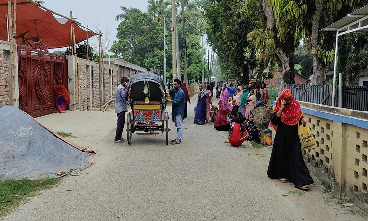 যাকাত নিতে গিয়ে প্রাণ গেলো নারীর