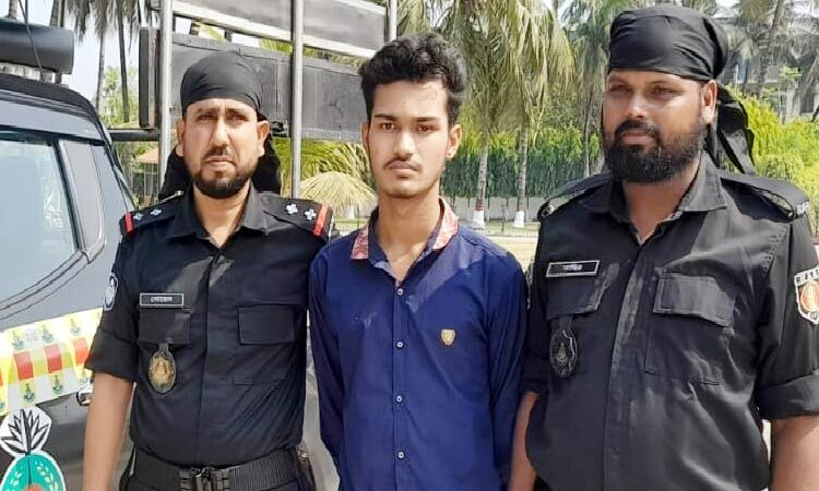 চট্টগ্রাম থেকে স্কুলছাত্রী অপহরণকারী গ্রেফতার