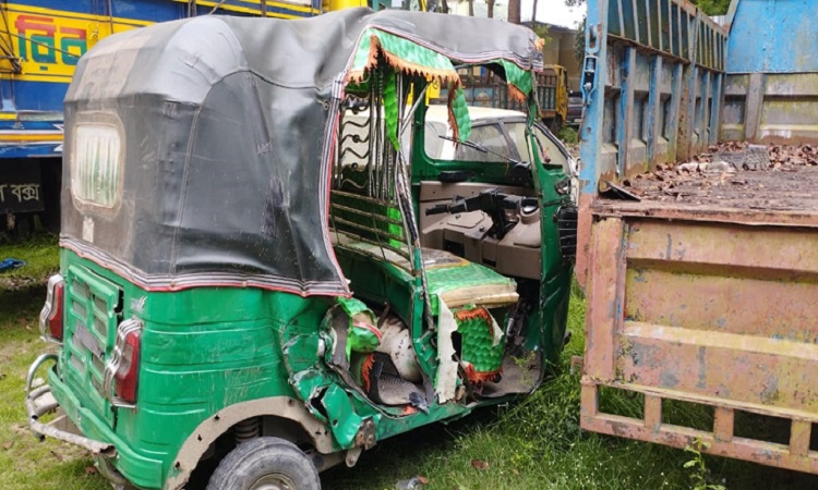 নান্দাইলে ট্রাকের ধাক্কায় অটোরিকশার ২ যাত্রী নিহত
