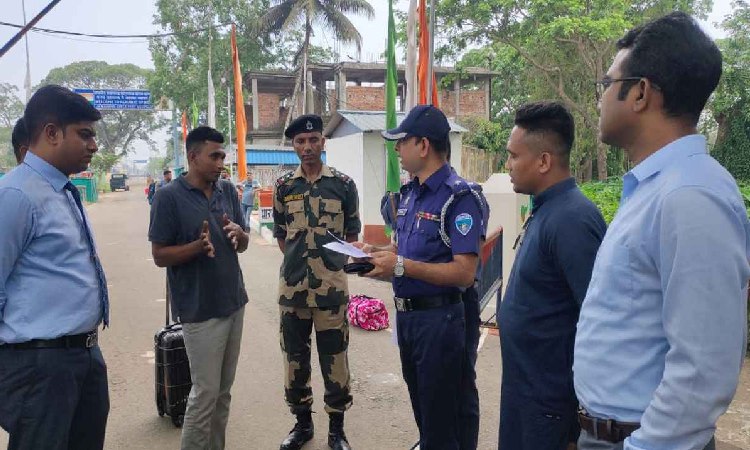 কারাভোগ শেষে ভারতে থেকে দেশে ফিরলেন দুই বাংলাদেশি