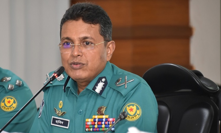 ঈদে জঙ্গি হামলার কোনো শঙ্কা নেই: ডিএমপি কমিশনার