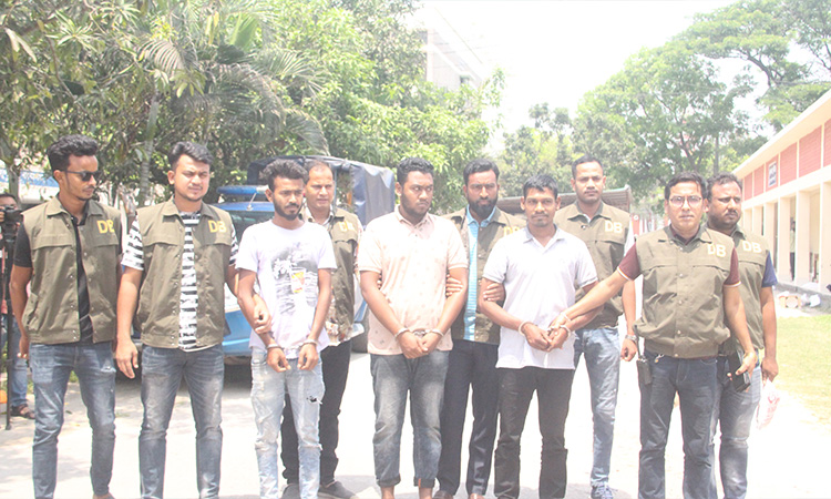 পাবনার সর্বহারা নেতা রাজ্জাক হত্যার ঘটনায় অস্ত্রসহ গ্রেফতার ৫