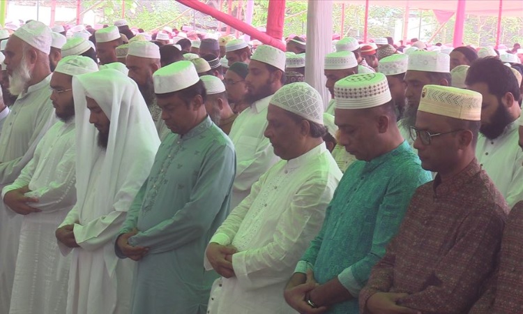 গোপালগঞ্জে যথাযোগ্য মর্যাদায় ঈদের প্রধান জামাত অনুষ্ঠিত