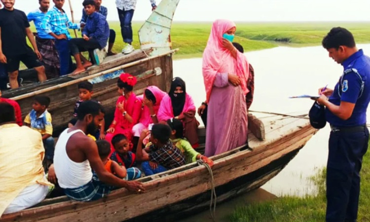 ৯৯৯-এ কল দিয়ে রক্ষা পেলেন চরে আটকা ৮০ দর্শনার্থী