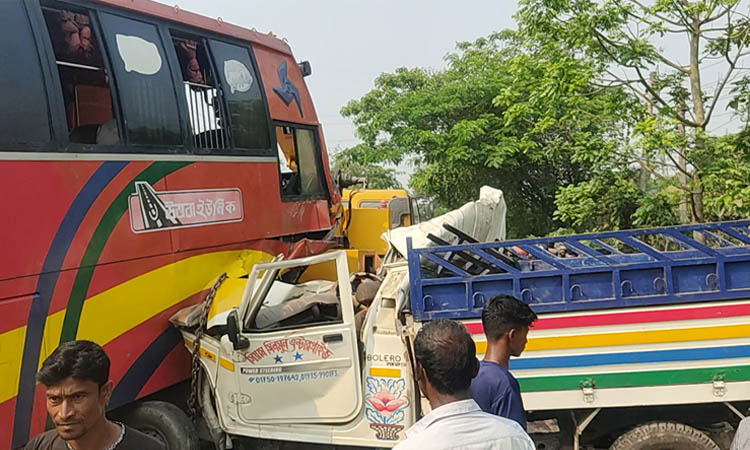 ফরিদপুরে বাস দুর্ঘটনা তদন্তে ৫ সদস্যের কমিটি