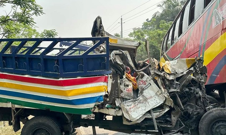 ফরিদপুরে সড়ক দুর্ঘটনায় আরও একজনের মৃত্যু, নিহত বেড়ে ১৫