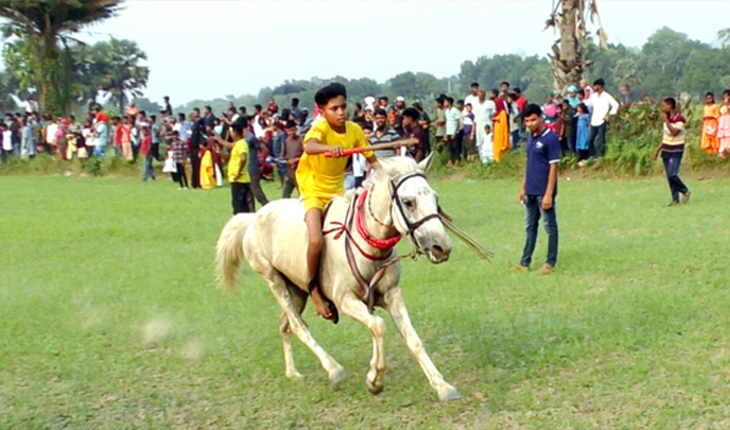 নড়াইলে ঐতিহ্যবাহী ঘোড়াদৌড় প্রতিযোগিতা অনুষ্ঠিত