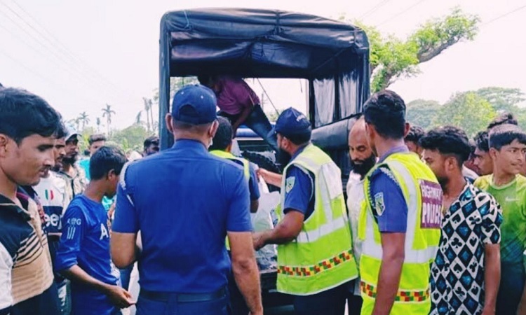 কিশোরগঞ্জে বাসের ধাক্কায় দুই মোটরসাইকেল আরোহী নিহত