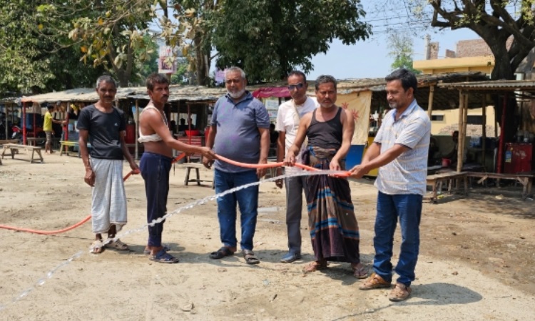 টাঙ্গাইল কেন্দ্রীয় ঈদগাহ মাঠের বেহাল দশা, রক্ষণাবেক্ষণে একদল স্বেচ্ছাসেবক