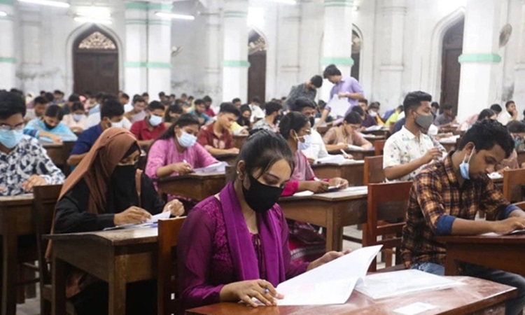 পৌনে ২ লাখ শিক্ষার্থীর গুচ্ছ ভর্তি পরীক্ষা আজ, তাপপ্রবাহ ঘিরে ব্যবস্থা