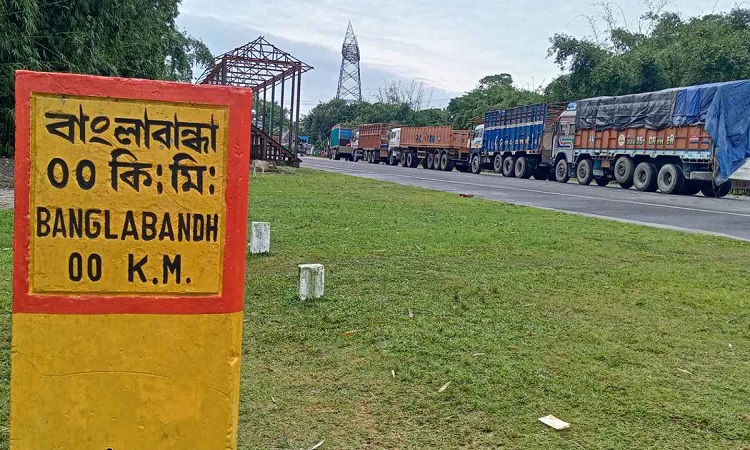 ৩ দিন পর বাংলাবান্ধা স্থলবন্দরে আমদানি-রফতানি শুরু