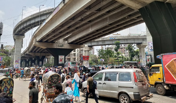 চট্টগ্রামে ৪ দফা দাবিতে ৪৮ ঘণ্টার ধর্মঘট চলছে