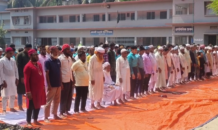 রাজবাড়ীতে বৃষ্টি প্রার্থনায় সালাতুল ইসতিসকা নামাজ আদায়