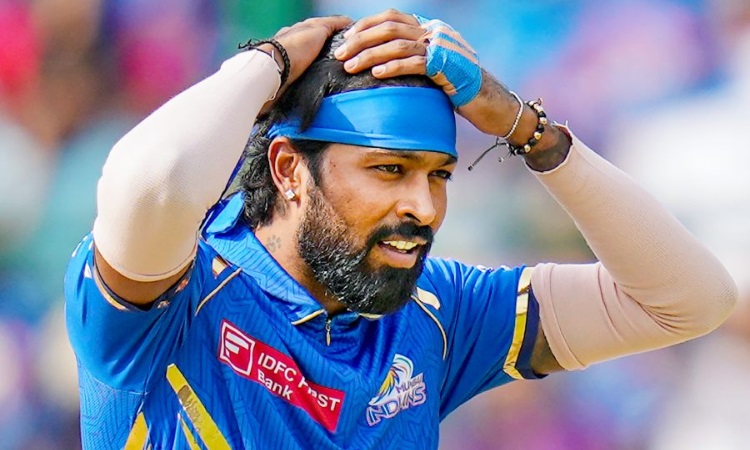 স্লো ওভার রেটের কারণে হার্দিকের ২৪ লাখ রুপি জরিমানা