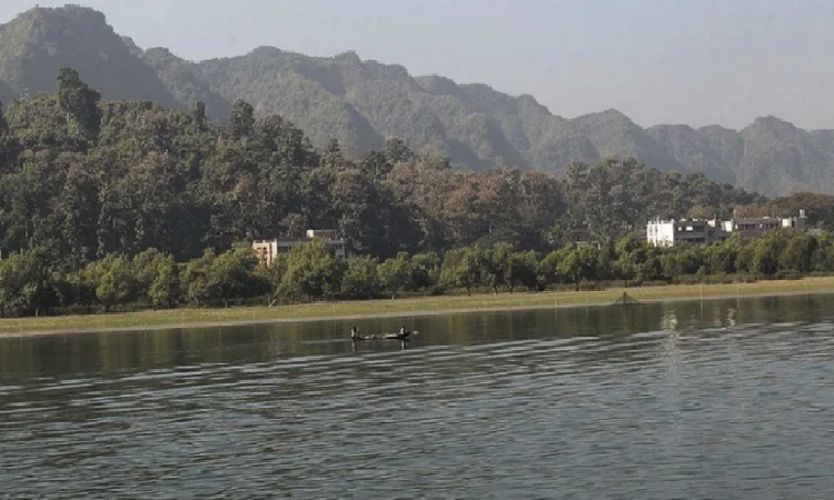 নাফ নদী থেকে অপহৃত জেলেরা বাড়ি ফিরেছেন