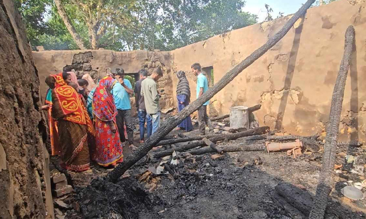 খাগড়াছড়ির দীঘিনালায় বজ্রপাতে মা ও শিশুর মৃত্যু