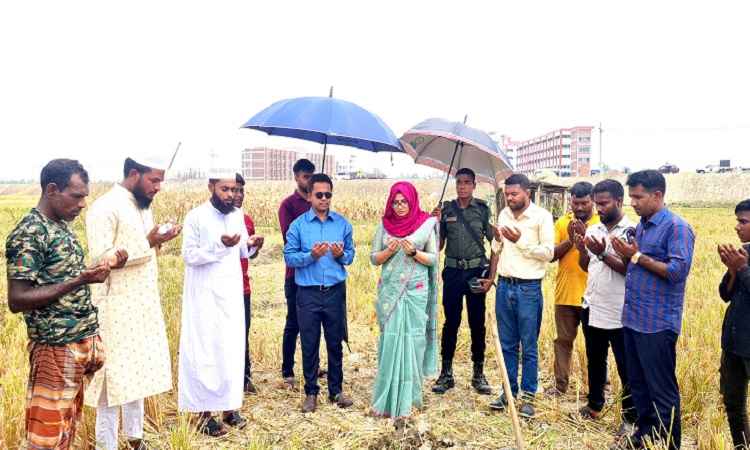 সিংড়ায় শেখ রাসেল মিনি স্টেডিয়ামের নির্মাণ কাজের উদ্বোধন