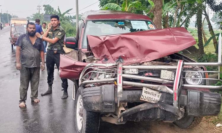 ব্যালট পেপার পৌছেঁ ফেরার পথে সড়ক দুর্ঘটনার কবলে ইউএনও