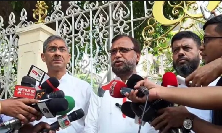 সমাবেশের অনুমতি নিতে বিএনপি’র ৩ নেতা ডিএমপিতে