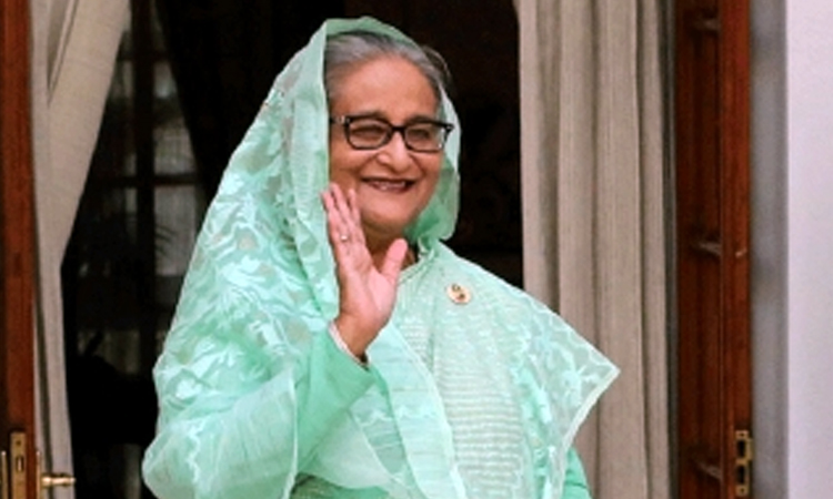 টুঙ্গিপাড়ায় নিজ বাড়িতে প্রধানমন্ত্রী