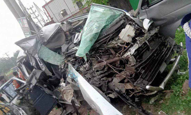 নরসিংদীতে বাস-মাইক্রোবাসের মুখোমুখি সংঘর্ষে সংগীতশিল্পীসহ নিহত ২
