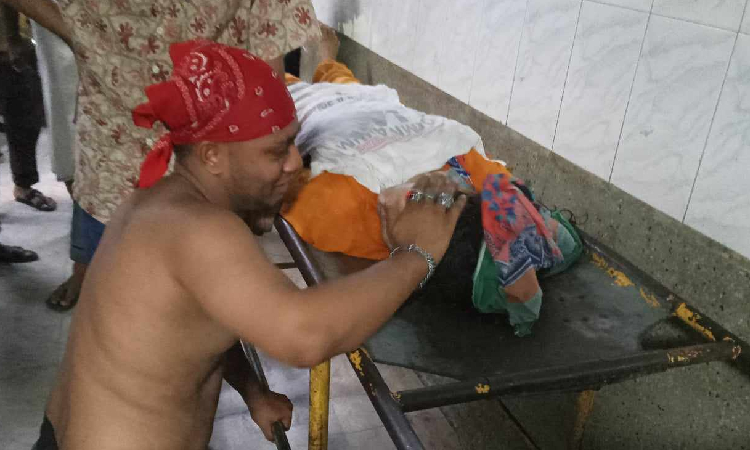 ছেলের উপর রাগ করে মায়ের আত্মহত্যা