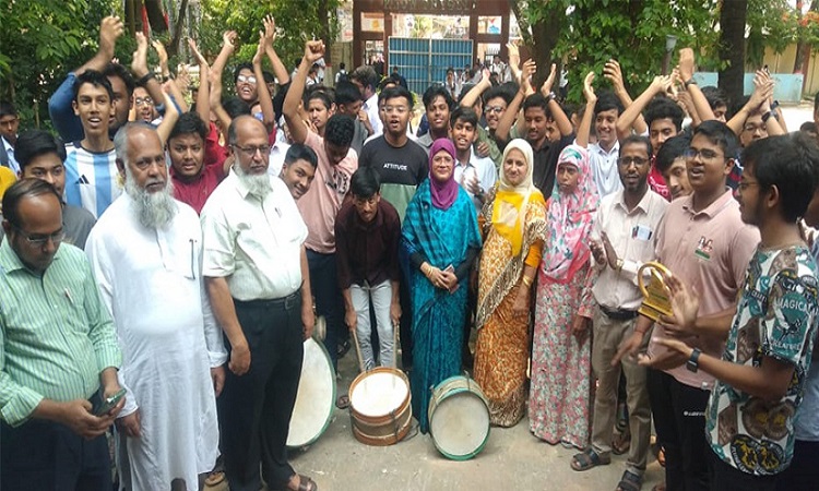 এসএসসি পরীক্ষার ফলাফল : ব্রাহ্মণবাড়িয়ায় অন্নদা সরকারি উচ্চ বিদ্যালয় সেরা
