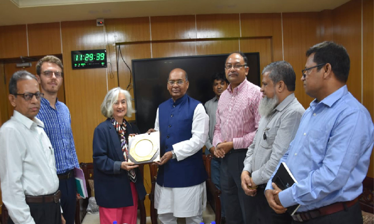 ‘বজ্রপাতে ক্ষয়ক্ষতি ও প্রাণহানি কমাতে আধুনিক প্রযুক্তি ব্যবহার করছে সরকার’
