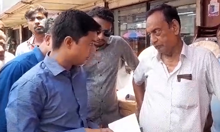 আচরণবিধি লঙ্ঘনের দায়ে চেয়ারম্যান প্রার্থীকে জরিমানা