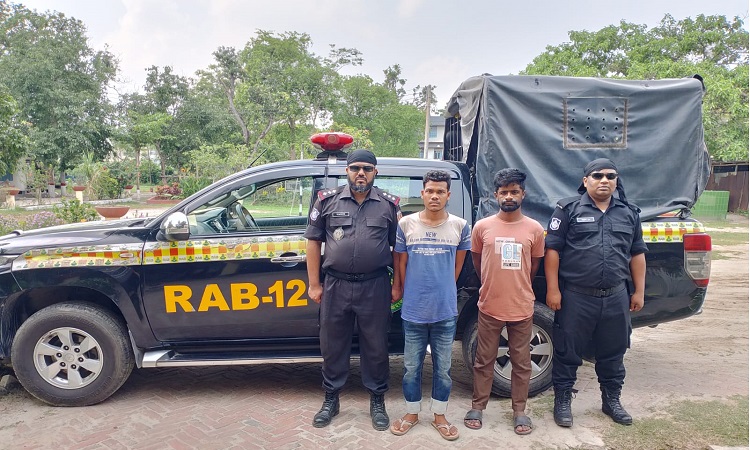 দৌলতপুরে ৮৯ বোতল ফেনসিডিল সহ আটক ২