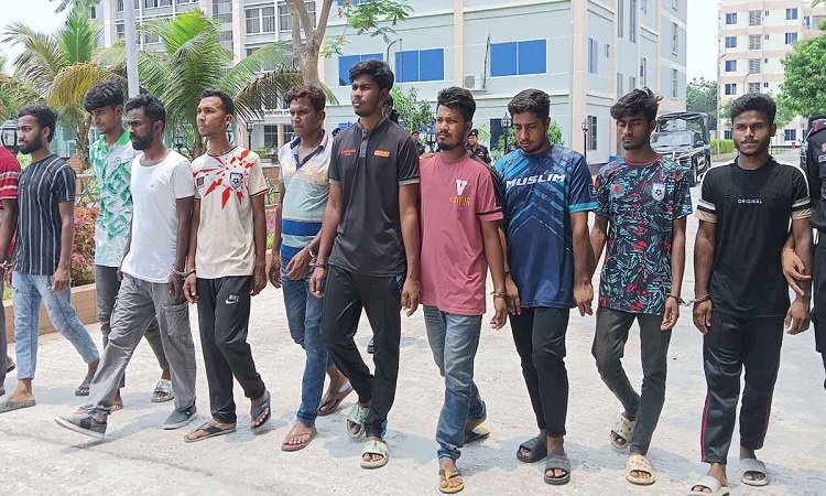রাজশাহীতে ডাকাতির প্রস্তুতিকালে মিজু গ্যাংয়ের মূলহোতাসহ গ্রেফতার ১১