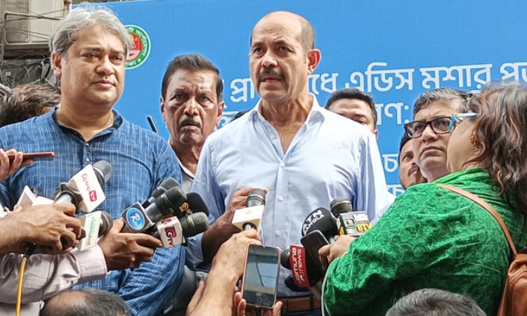 মানুষ কীভাবে একটা নষ্ট ফ্রিজ খালের মধ্যে ফেলতে পারে: মেয়র আতিক