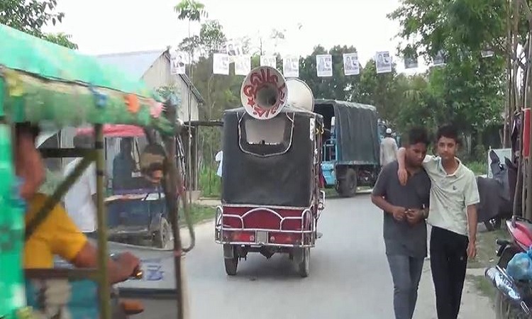 জমে উঠেছে ধামরাই উপজেলা পরিষদ নির্বাচন