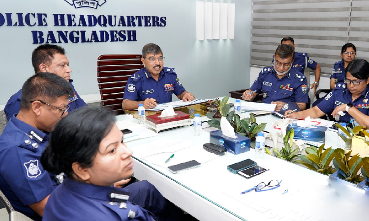 ‌‘নো হেলমেট, নো ফুয়েল’ বাস্তবায়নে পুলিশ কর্মকর্তাদের নির্দেশ