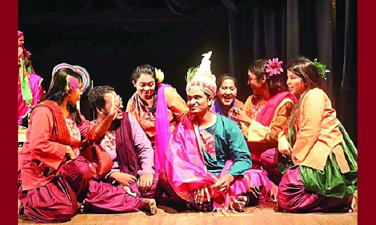 মঞ্চস্থ হলো অন্তরে বাহিরে চিত্রাঙ্গদা, মাধব মালঞ্চী ও শীতলার পালা
