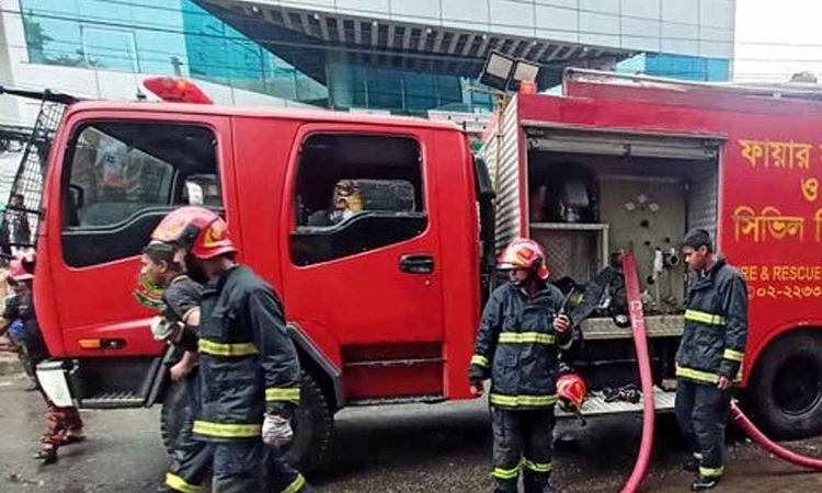 কারওয়ান বাজারের আগুন নিয়ন্ত্রণে