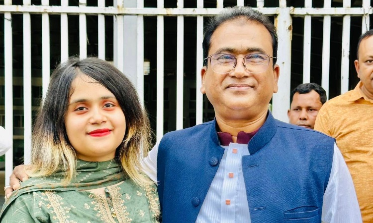 বাবাকে খুঁজে পেতে ডিবিতে ঝিনাইদহ-৪ আসনের এমপির মেয়ে