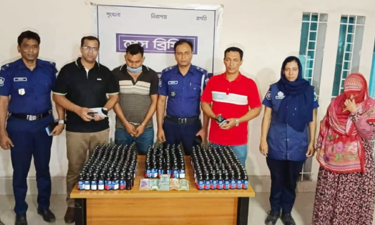 ঈশ্বরদীতে ২৯৫ বোতল ফেনসিডিলসহ রেল নিরাপত্তা বাহিনীর সিপাহি আটক
