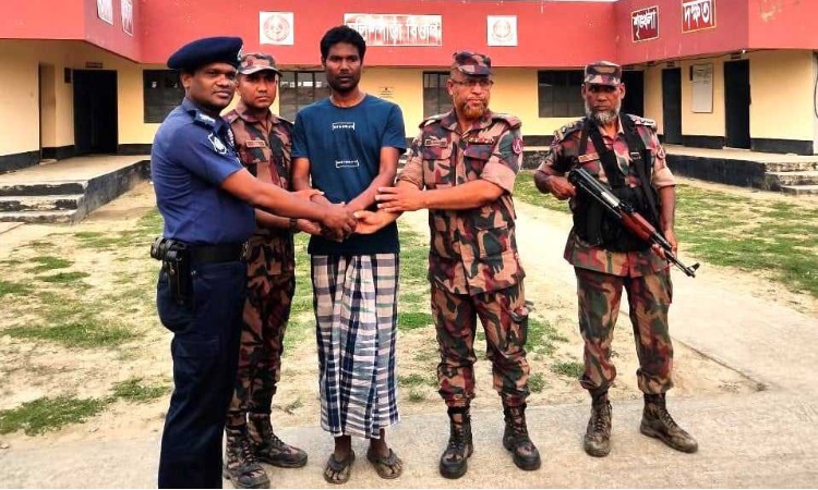 ভারতে পলাতক আসামিকে হস্তান্তর করেছে বিএসএফ