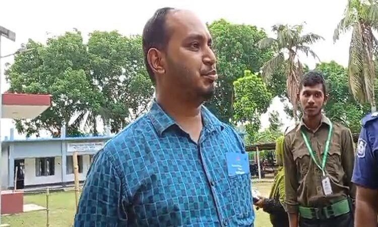 ‌‘স্যার’ না ডাকায় সাংবাদিকের ওপর চটলেন প্রিসাইডিং অফিসার