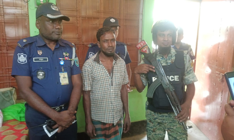 উলিপুরে জাল ভোট দিতে এসে রিকশাওয়ালা আটক