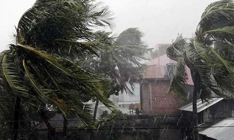 ঢাকাসহ ১১ অঞ্চলে ঝড়ের আভাস, নদীবন্দরে সতর্ক সংকেত