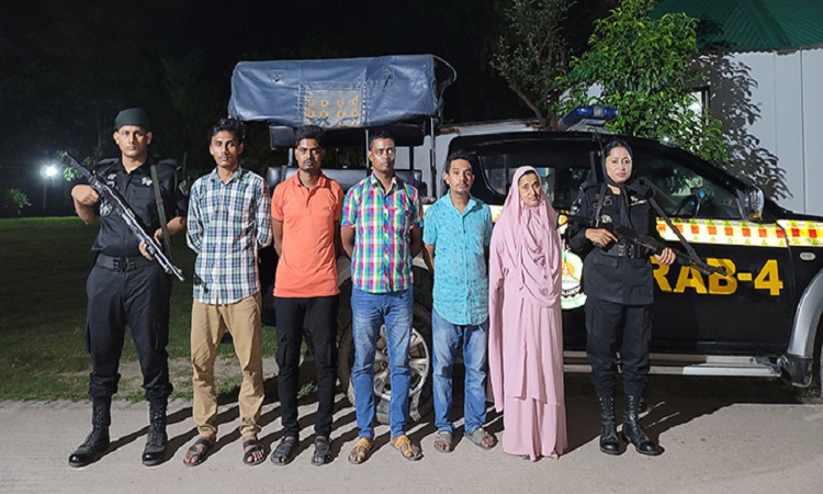সাভারে ফেনসিডিলসহ ৫ মাদক কারবারি গ্রেফতার