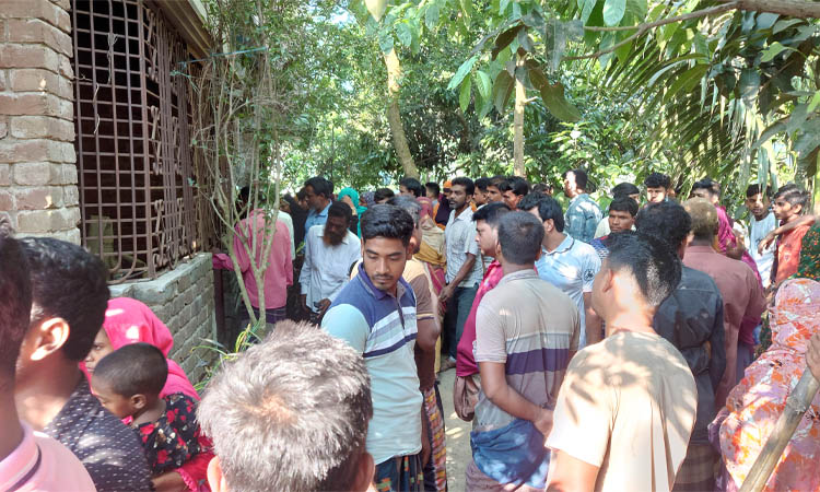 ঝিনাইদহে প্রবাসীর স্ত্রীকে গলা কেটে হত্যা, আটক ২