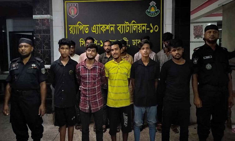 যাত্রাবাড়ীতে ডাকাতির প্রস্তুতিকালে গ্রেফতার ১১